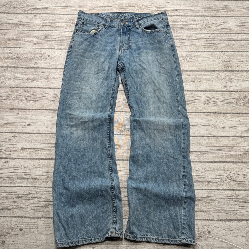 American Eagle Jeans Men's 32x30 Blue Light Wash Straight Leg Relaxed Fit Denim